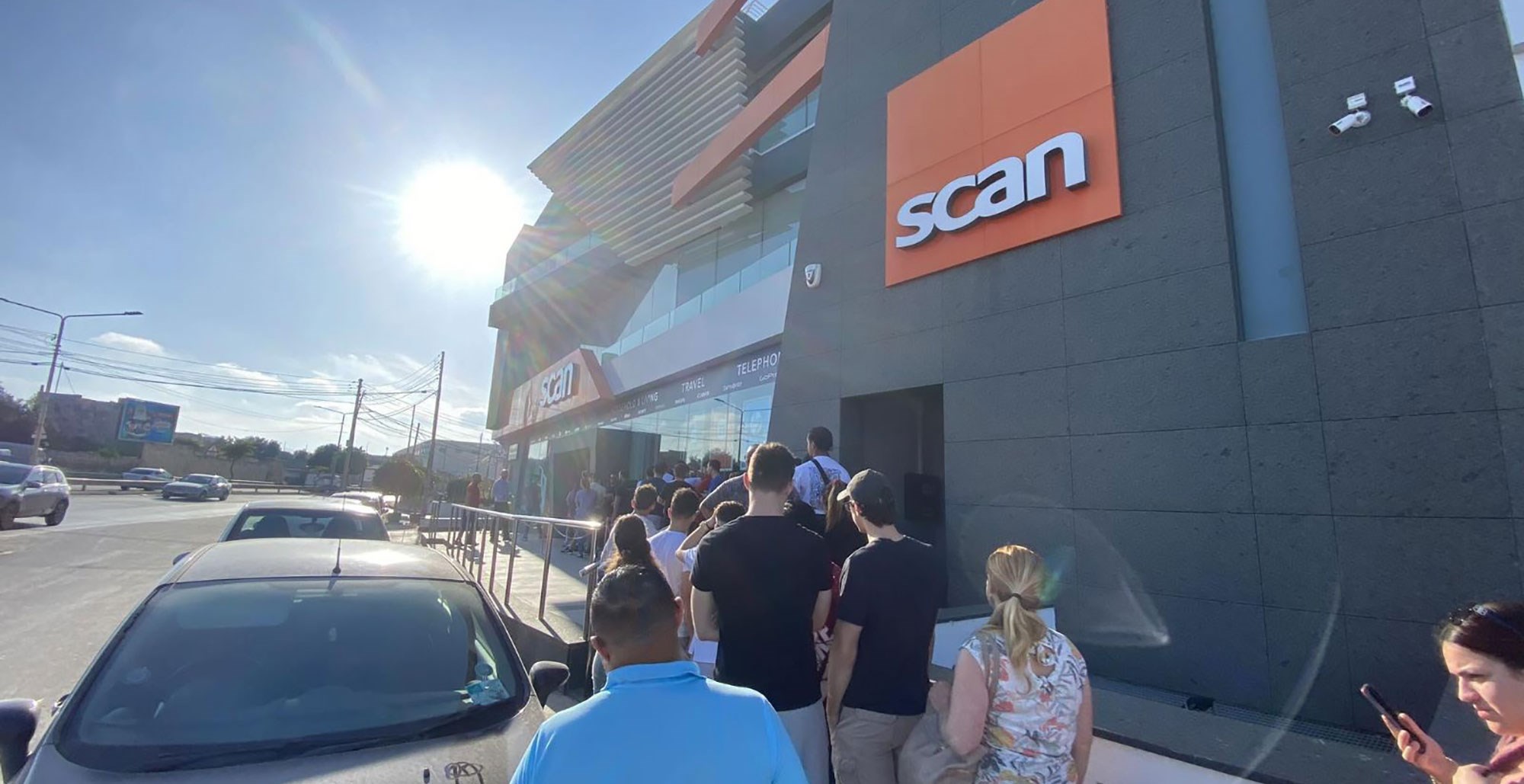 scan opens new Apple Authorized Reseller in Malta