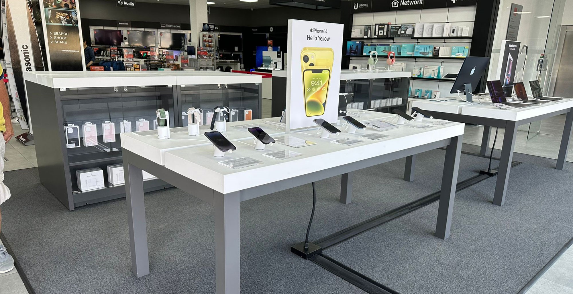 scan opens new Apple Authorized Reseller in Malta